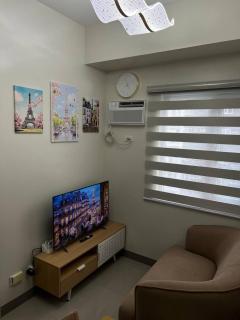 Paris Theme Near Ayala Feliz Mall 2BR Netflix Internet with Pool Parking Fee - 2