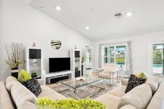 Newley Built Heated Pool Golf course Views - 0