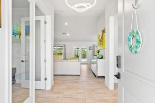 Newley Built Heated Pool Golf course Views - 2