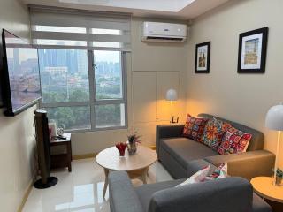 European Vibe 1BR Great River City View Free Pool Gym Internet Netflix - 3