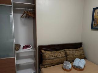 European Vibe 1BR Great River City View Free Pool Gym Internet Netflix - 6