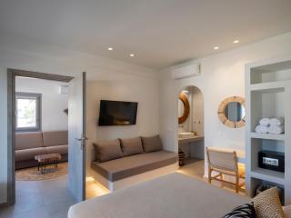 Paranthos Island Living - 7