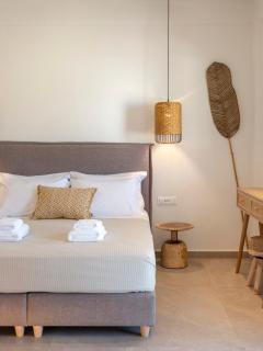 Paranthos Island Living - 3