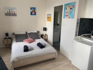 Studio le petit logis-meublé 2 étoiles -local vélo-arrivée autonome-H Flexibles - 5