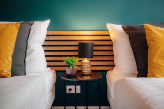 3B Bright Beautiful Newly Renovated 3BR - 7