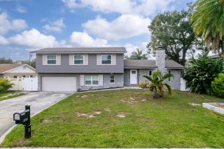 Sleeps 12 Pool Hot Tub Putt Putt Game Room - 5