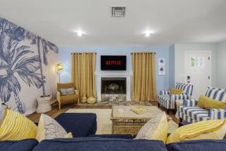 Sleeps 12 Pool Hot Tub Putt Putt Game Room - 2