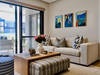 Amanzi V&A Luxury Apartments-Suite 301 - 1