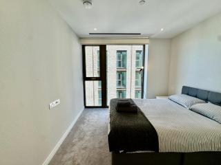 Elegant 2BR Apartment near Chelsea - 4