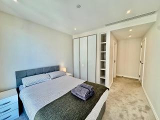 Elegant 2BR Apartment near Chelsea - 2