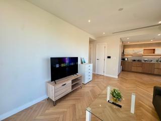 Elegant 2BR Apartment near Chelsea - 3