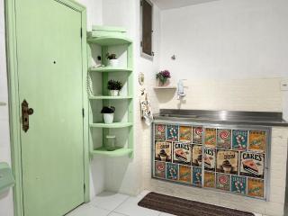 Apartamento até 8 hóspedes - uma quadra do Metrô, Ar condicionado, Wi-fi 50mps e Portaria 24h - 2