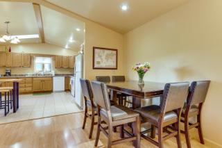 Deep Creek Lake Townhome with Deck and Water Views - 4