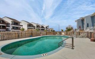 Golden Aura 3 min walk to beach & Pool Access - 9