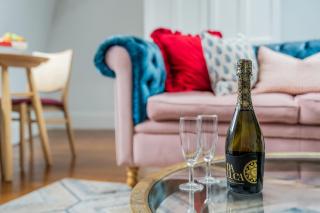 Berkley Suites, Suite 5 - 1