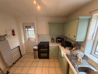 Harrogate Entire House, free private parking and garden - 1