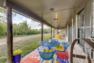 Family Home with Covered Patio and Grill in La Grange - 6