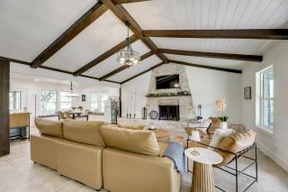 Family Home with Covered Patio and Grill in La Grange - 5