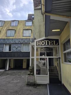 Yeti Hotel - 0