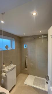 Derry City Apartment - 7