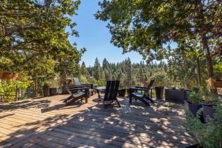 Happenstance Vineyards home - 9