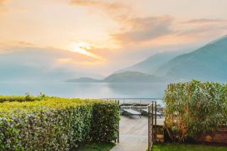 Exclusive Garden Apartment with Lake View & Pool - 5