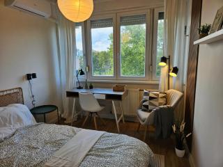 Modern apartment with balcony and free parking - 5