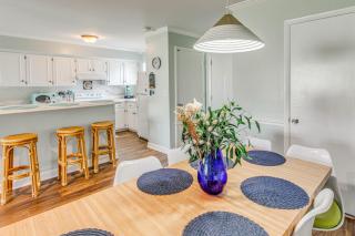 1 Mi to Cherry Grove Beach Quiet Escape with Deck - 5