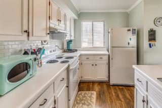 1 Mi to Cherry Grove Beach Quiet Escape with Deck - 3