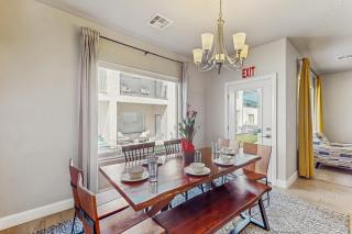 Zion Village Family Escape - 5