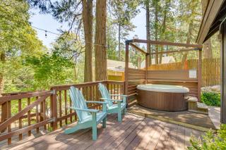 1 Mi to Lake Cozy Crestline Cabin with Hot Tub! - 1