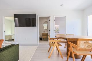 Fire Pit w pool Sunny 4BR - 1