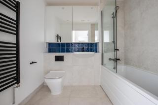 Docklands & London City 1 Bed Balcony Apartment - 5