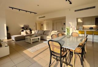 Large 5-BR JBR Apartment, Perfect for Families, Easy Beach Access - 9