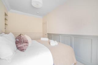 Romantic Getaway Apartment in Central Bath - 5