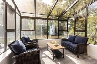 Modern & Charming Canadian house Spa, Sauna, Gym - 2