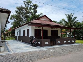 Kasim Homestay - 0