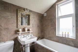 Peaceful Broadstairs Flat near Beach & Town with Parking - 5