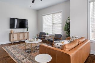 Fame House - 2