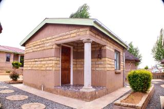 Seqonoka Villa Accommodation & Events Park - 9