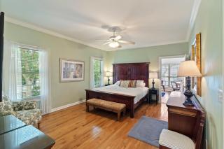 AV8-53: 8 53rd Avenue - 4