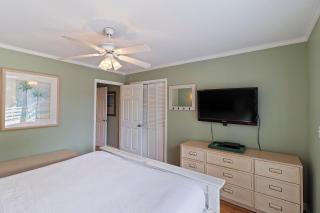 AV8-53: 8 53rd Avenue - 3