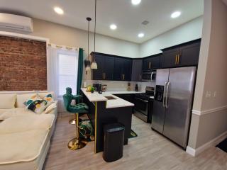 Brooklyn Brownstone Designer Suite - 7