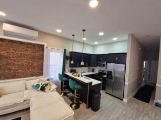 Brooklyn Brownstone Designer Suite - 4