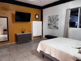 Malecon y playa 16 personas - 8