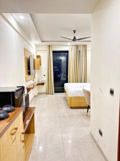 Majestic Manor omaxe new hajratganj - 3