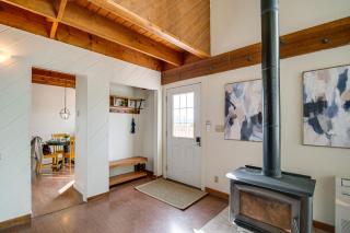 Mtn and Golf Course View Oregon Outback Getaway! - 3