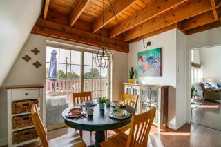 Mtn and Golf Course View Oregon Outback Getaway! - 2