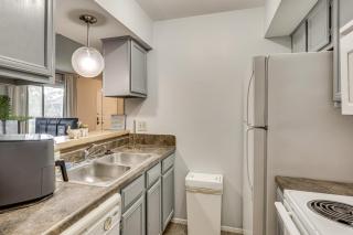 Walk to Lower Greenville Couples and Work Retreat - 1