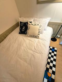 군자역 5분, 침실 2개, 퀸침대 3개, 최대인원 6명 - 1